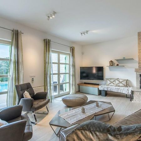 Design And Luxury Villa With Pool Kukci Eksteriør bilde