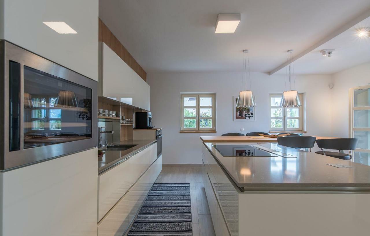 Design And Luxury Villa With Pool Kukci Eksteriør bilde