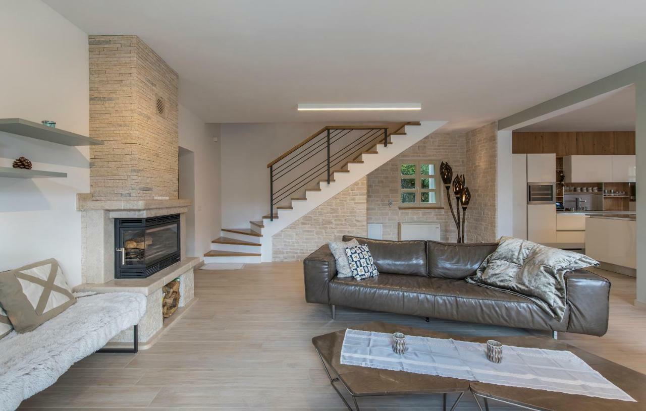 Design And Luxury Villa With Pool Kukci Eksteriør bilde